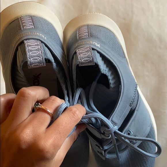 Hush puppies sneakers! Size 6 - Picture 4 of 4